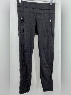 lululemon Athletica Women's Black Leopard zipper pocket Leggings size 4